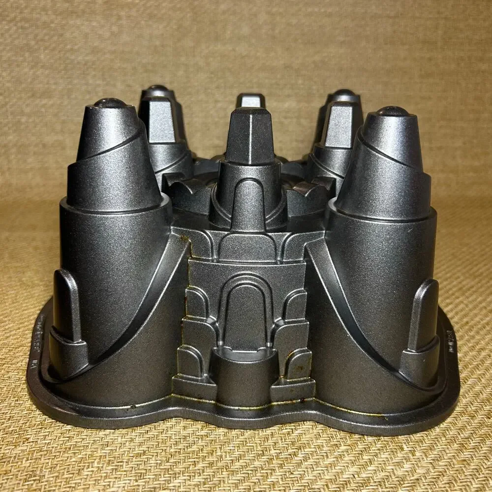 Nordic Ware Palace Royal Bundt Pan Cast Aluminum Architectural Mold